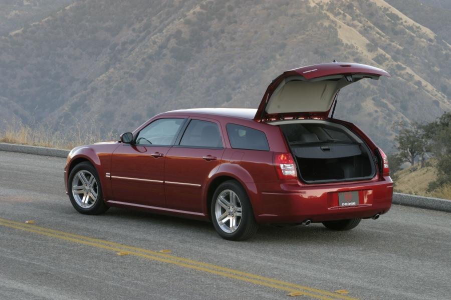  Dodge Magnum RT 2004 года  (фото 10 из 15)